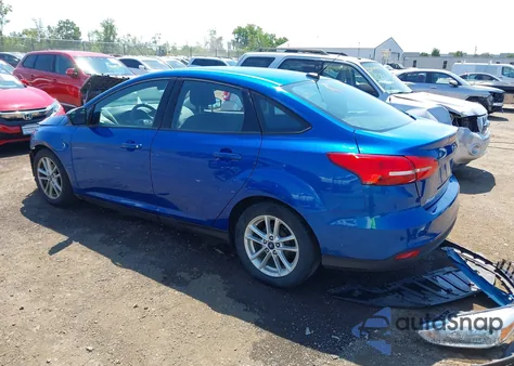 2018 Ford Focus Se z USA, uszkodzony, nr VIN 1FADP3F23JL295799